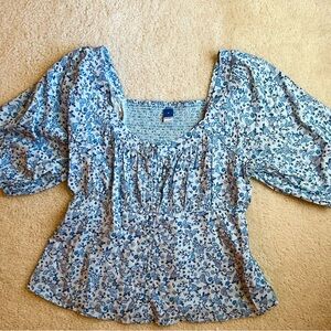 Old Navy Blue Smocked Ruffled 3/4 Sleeve Floral Blouse